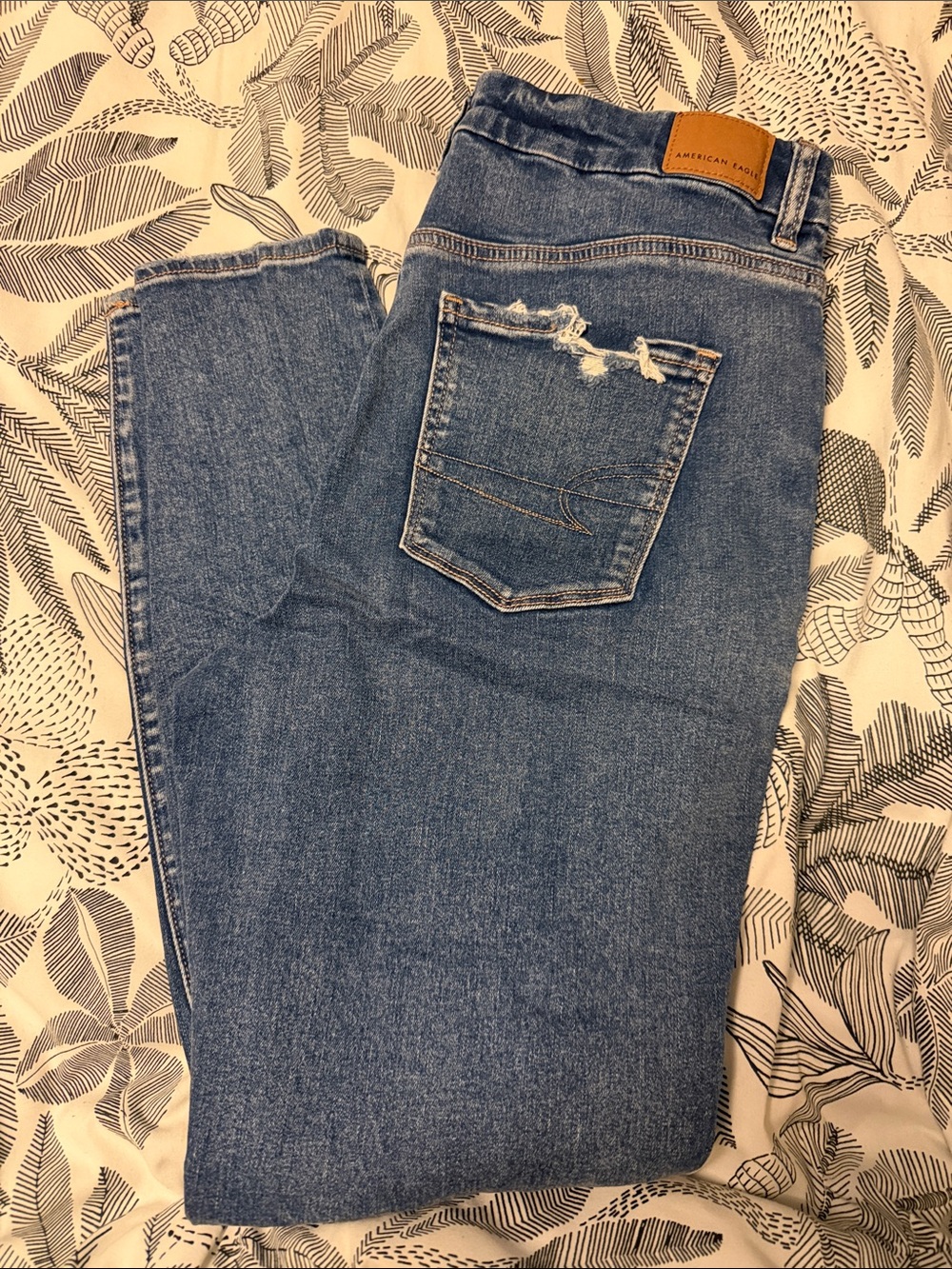 American eagle Women's Jeans - Classic Medium Wash